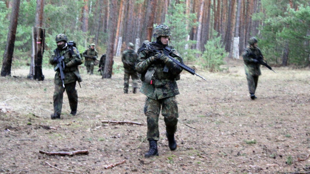 Militärische Ausbildung - Die Reserve Vor Ort